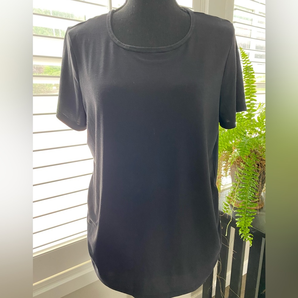 Gap Maternity Black Tee Shirt, size M